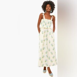 Wildflower Embroidered Alessandra Dress
TUCKERNUCK